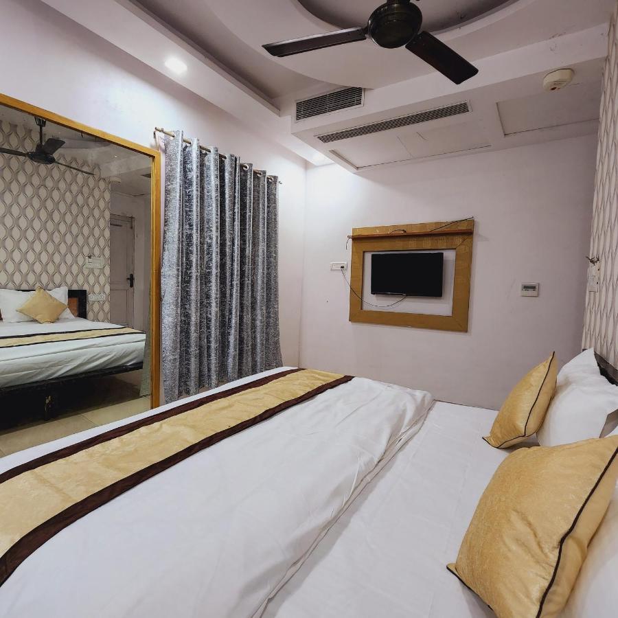 Hotel Royal Afghan Nuova Delhi Esterno foto